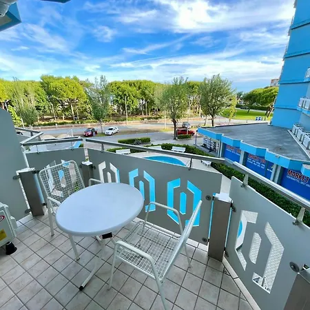 Cozy Modern With Pool Access Apartment *